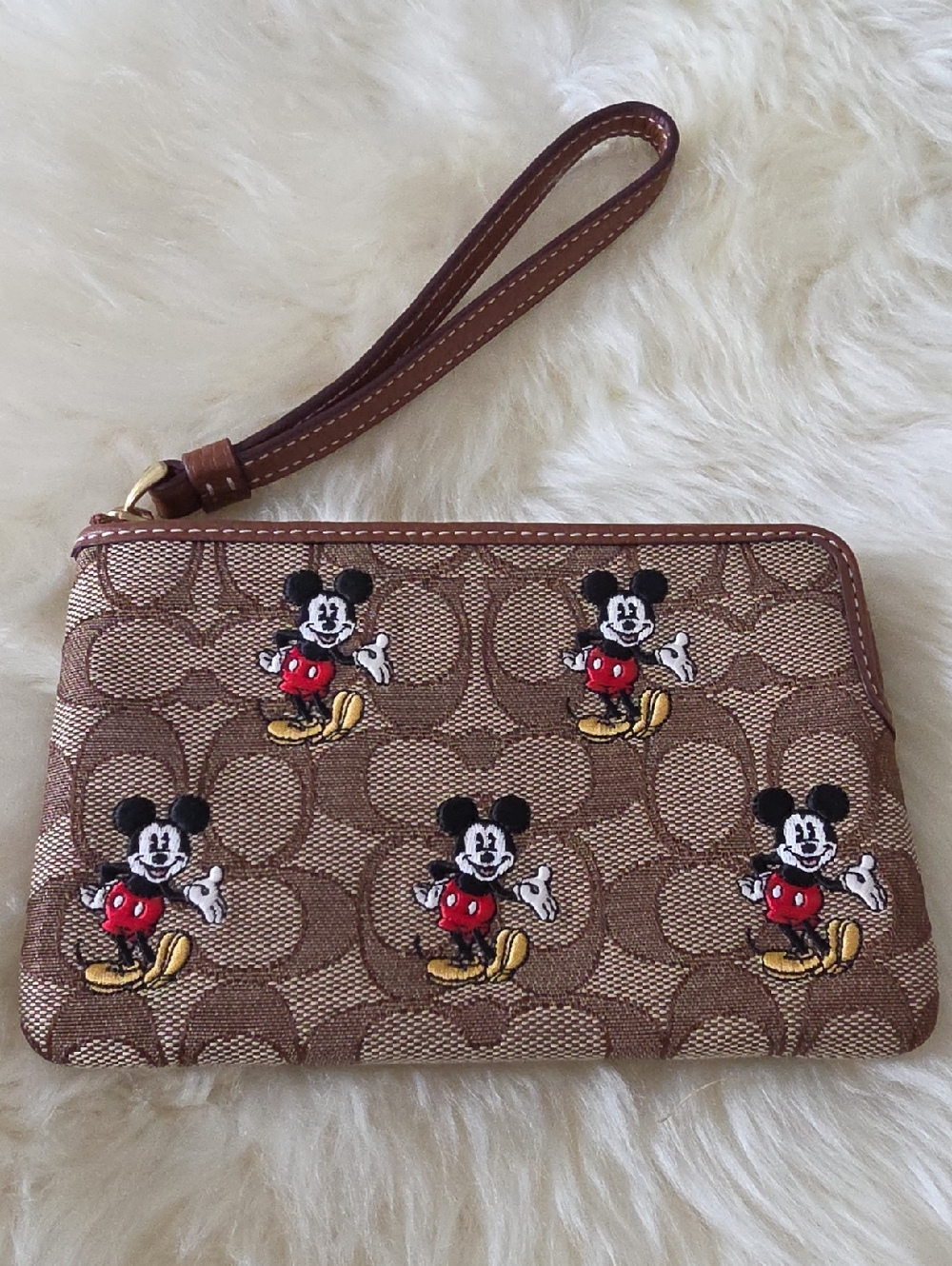 NWOT Coach Disney X Mickey Mouse Signature Zippered Wristlet 🖤🐭❤️